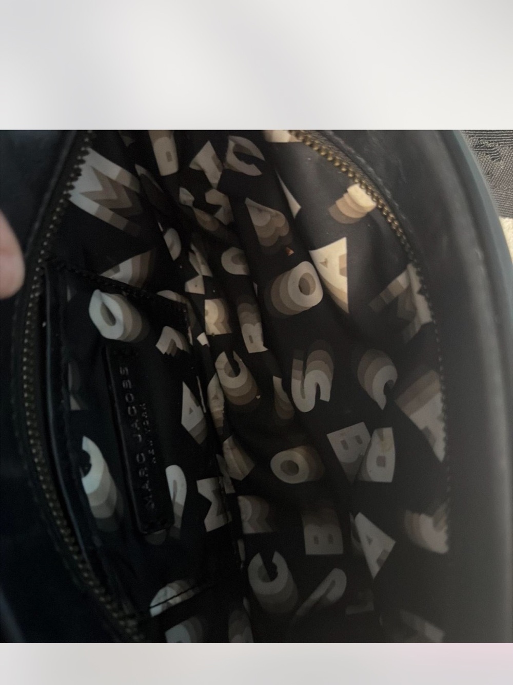 Marc Jacobs Black Leather Logo crossbody Bag - Picture 10 of 11